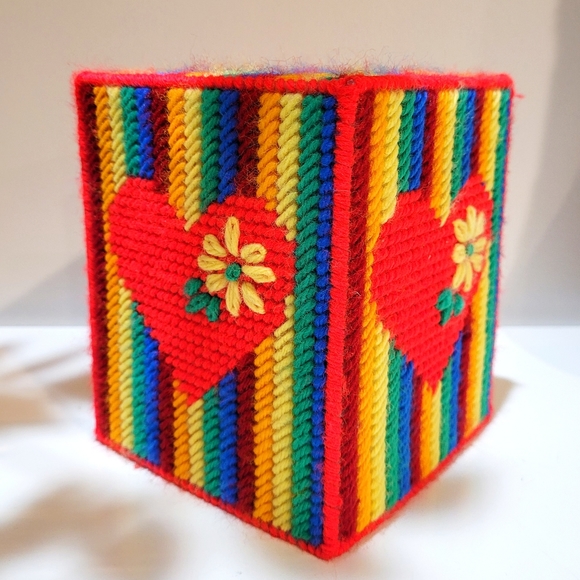 Vintage Other - 🌈 Vintage rainbow crocheted tissue box cover